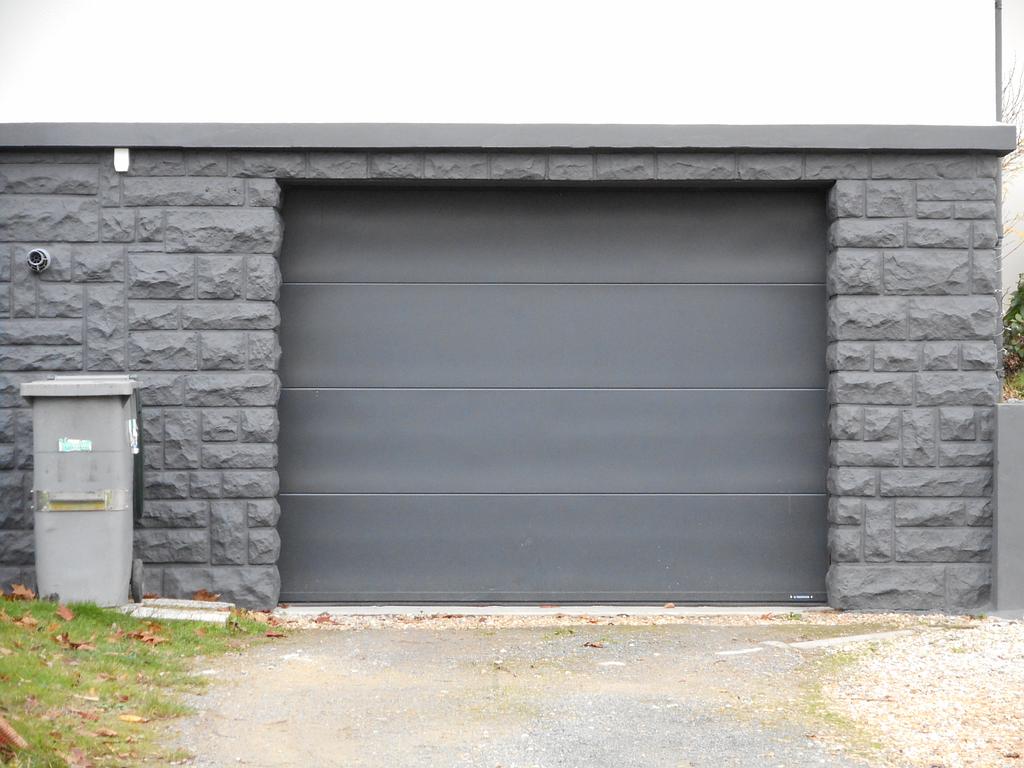 pose de porte de garage enroulable